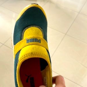 Boys shoes